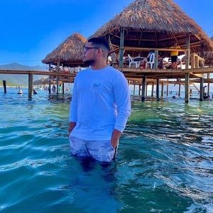 Meet your Posher, Héctor